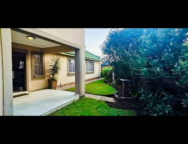 3 BEDROOM HOUSE FOR SALE IN DALPARK EXT 1